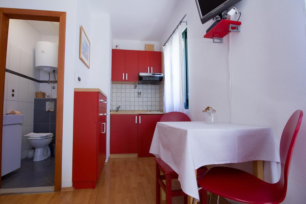 Apartments Petrinic Crnogaj バスカ エクステリア 写真