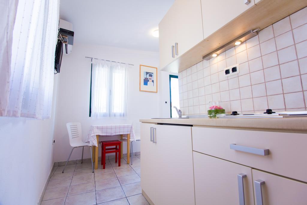 Apartments Petrinic Crnogaj バスカ エクステリア 写真